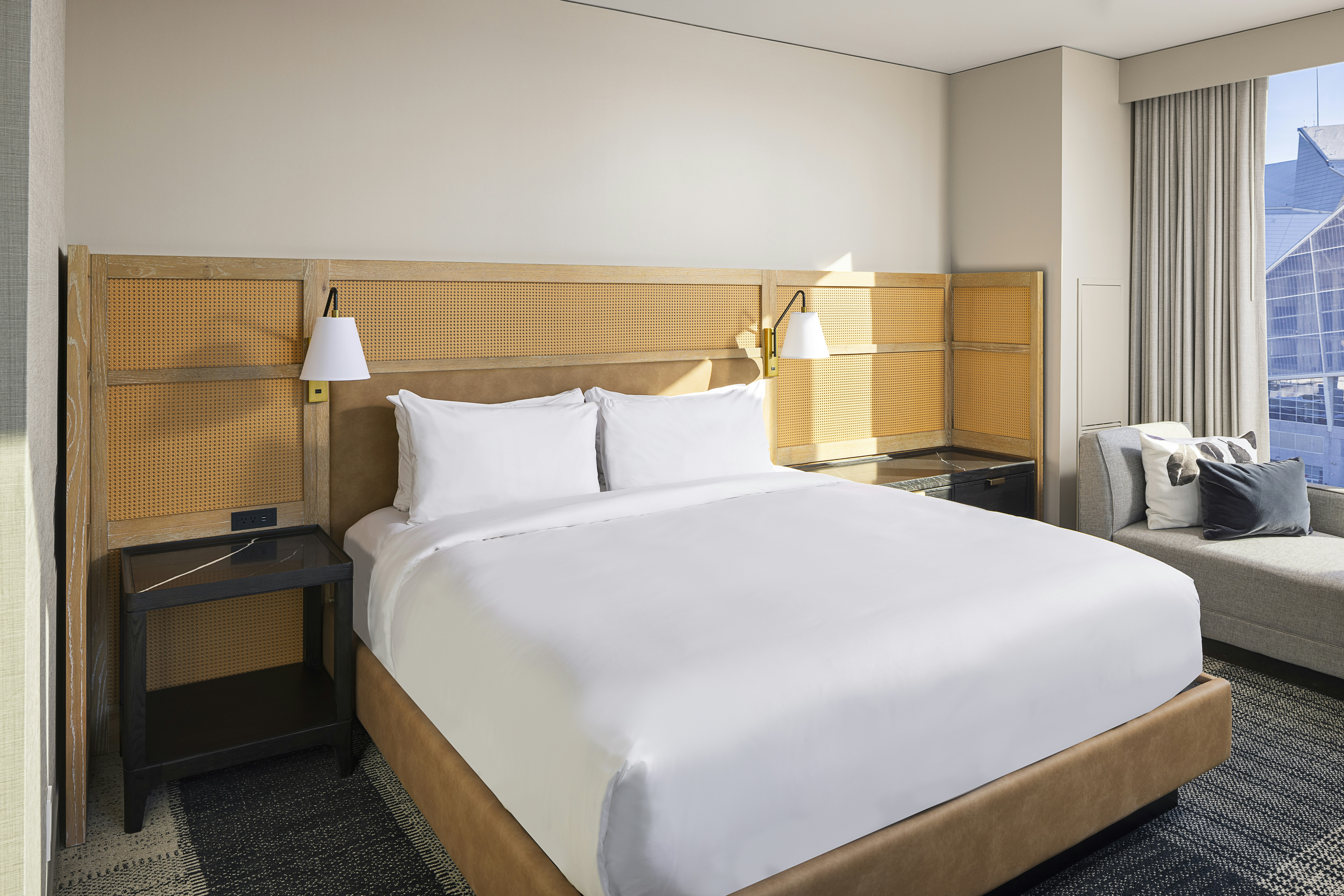 Skyline, Panoramic, King Bed, Corner