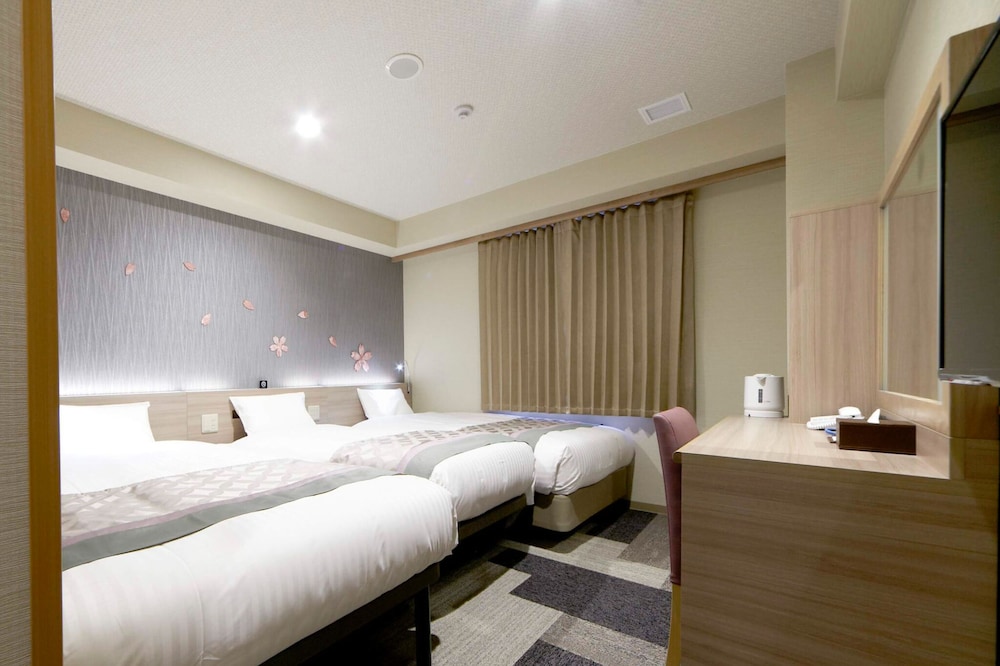 ROOM, TRIPLE