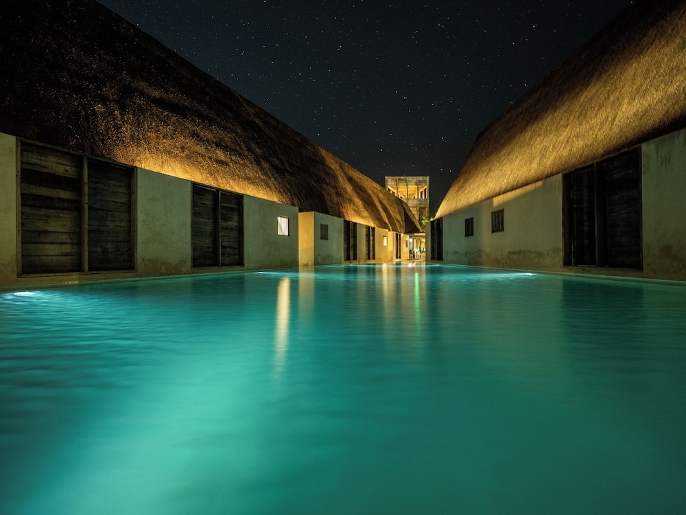 Hotel Punta Caliza 45/48
