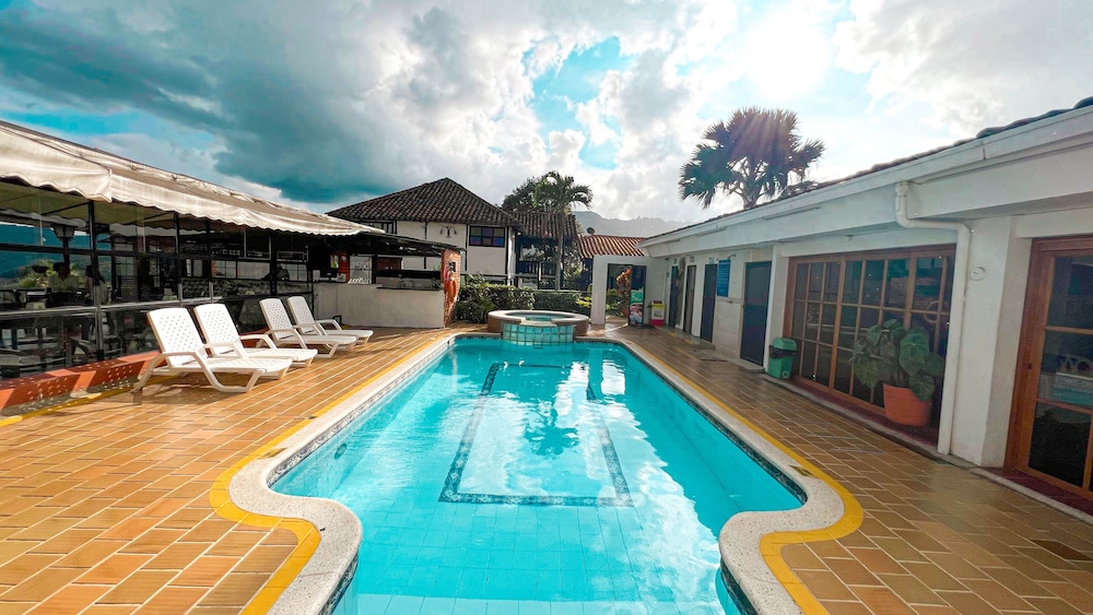 Hotel El Molino Dapa Cali 41/49