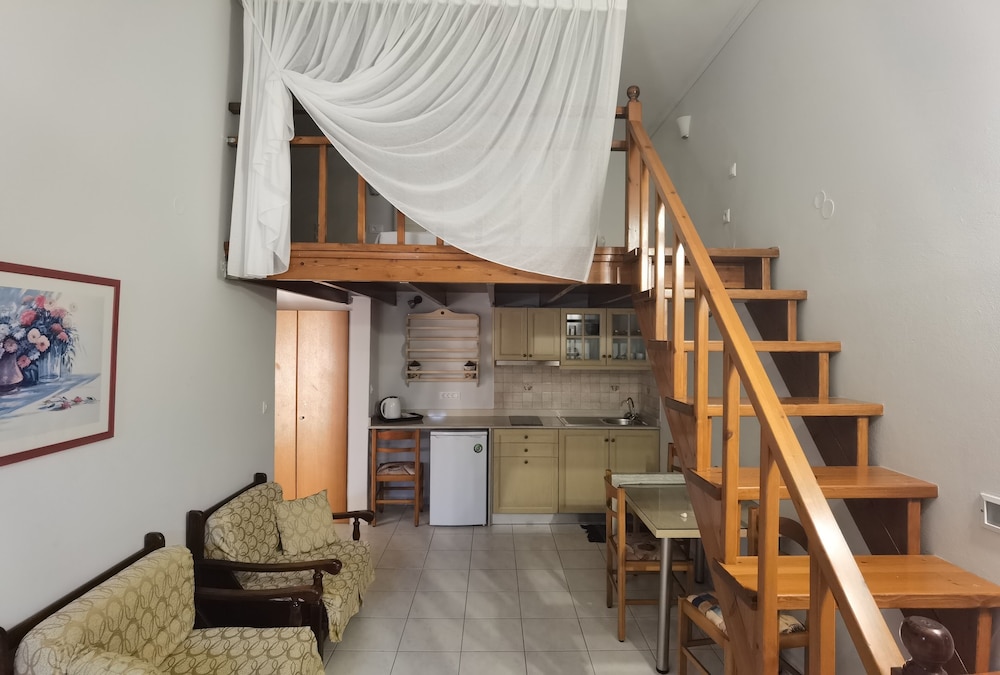 Vlycha Beach Studios & Apartments 60/71