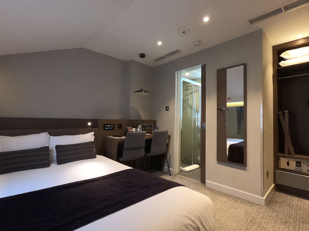 COZY, STANDARD, DOUBLE BED, SMALL