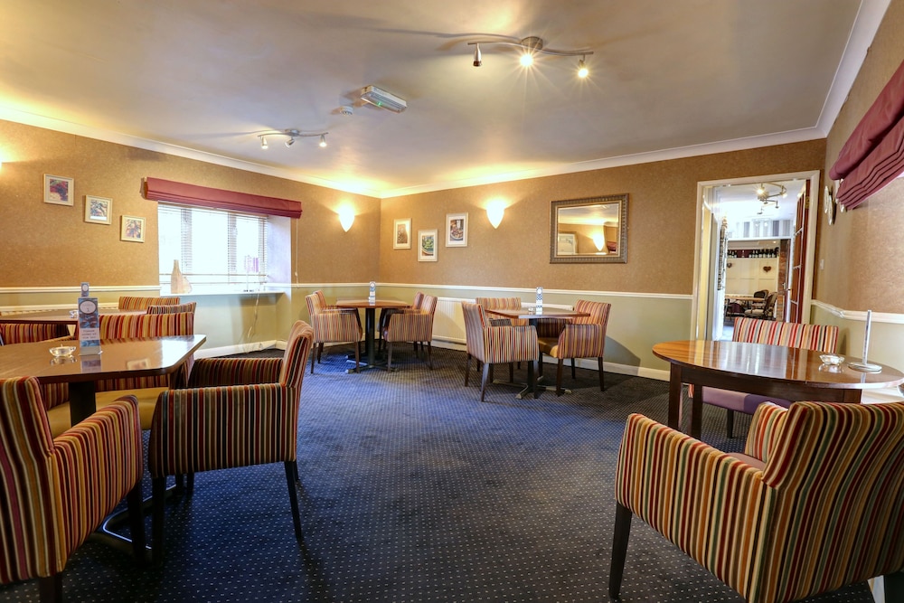 Manor Court Hotel 28/46
