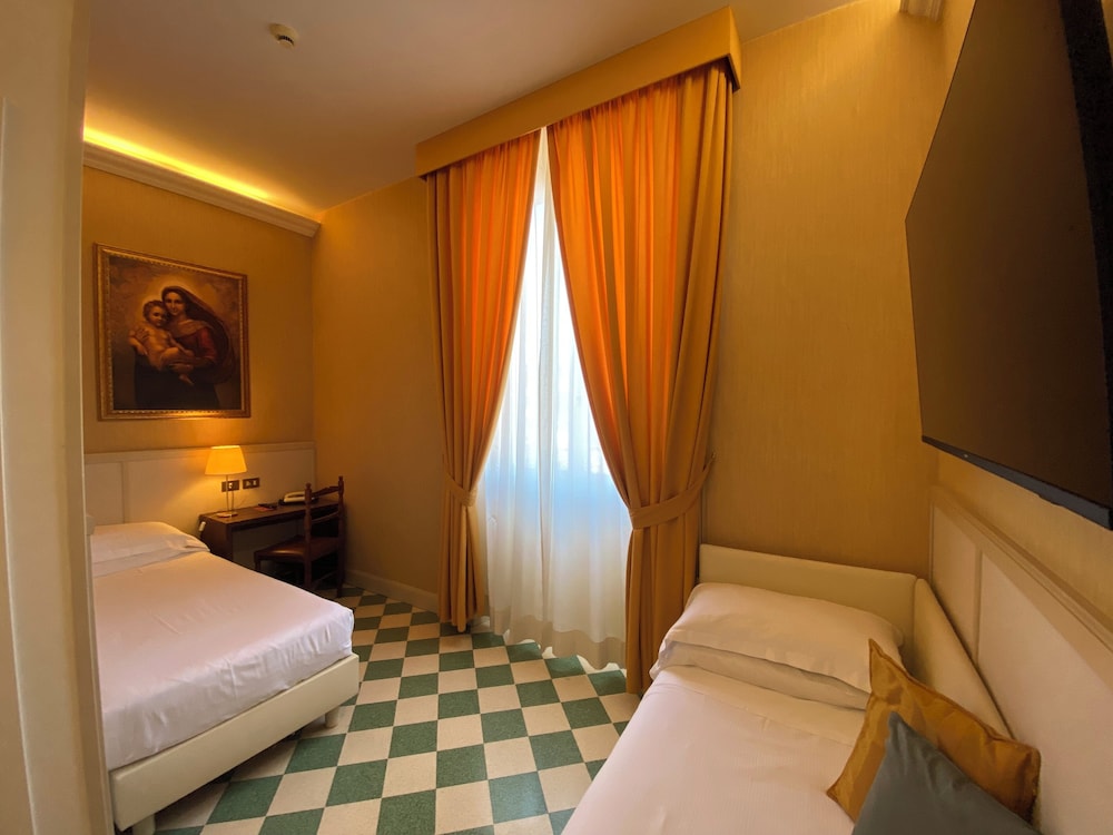غرفة ديلوكس عائلية ثلاثية بإطلالة على الحديقة، Basilica Hotel 8/10