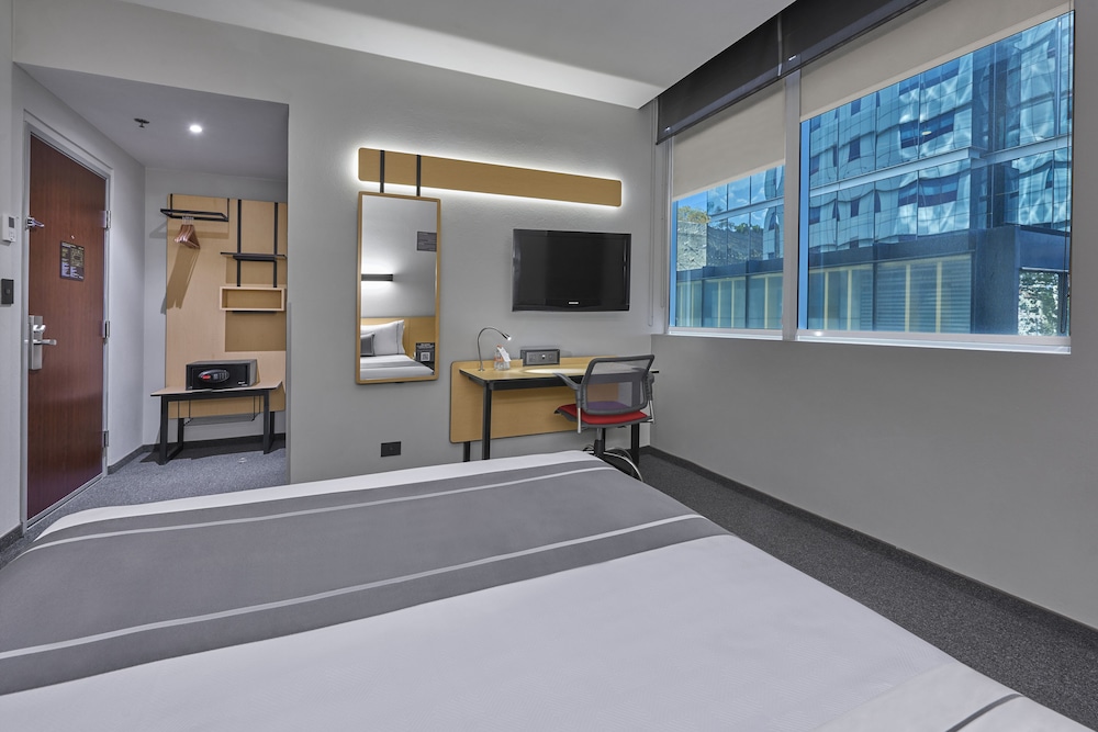 City Express Plus by Marriott Santa Fe 6/61