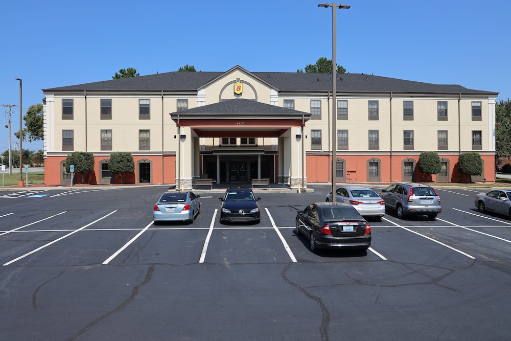 Super 8 by Wyndham High Point/Greensboro 24/34