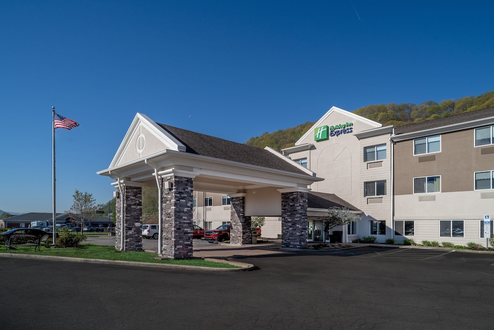 Holiday Inn Express & Suites Charleston-Kanawha City, an IHG Hotel 38/44