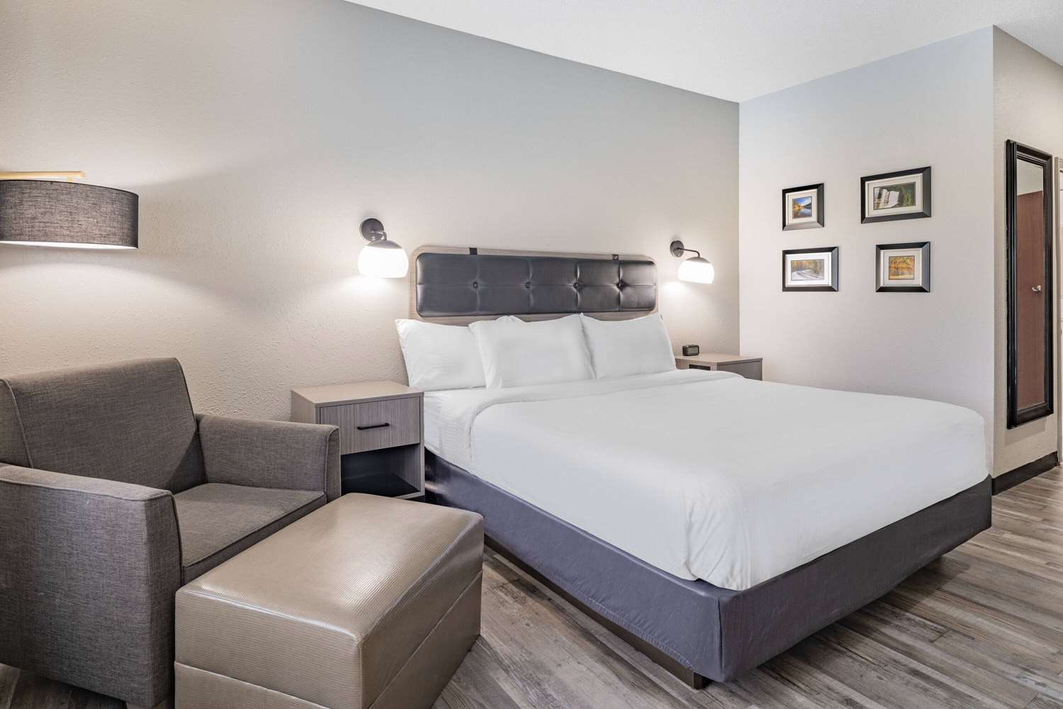 La Quinta Inn & Suites by Wyndham Evansville 9/43