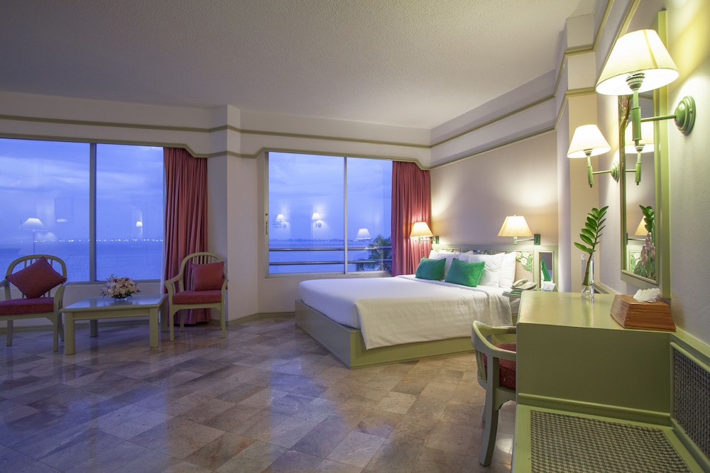 Cholchan Pattaya Beach Resort 51/74