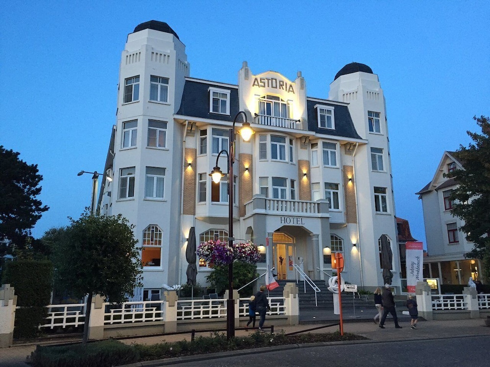 Hotel Astoria 38/44