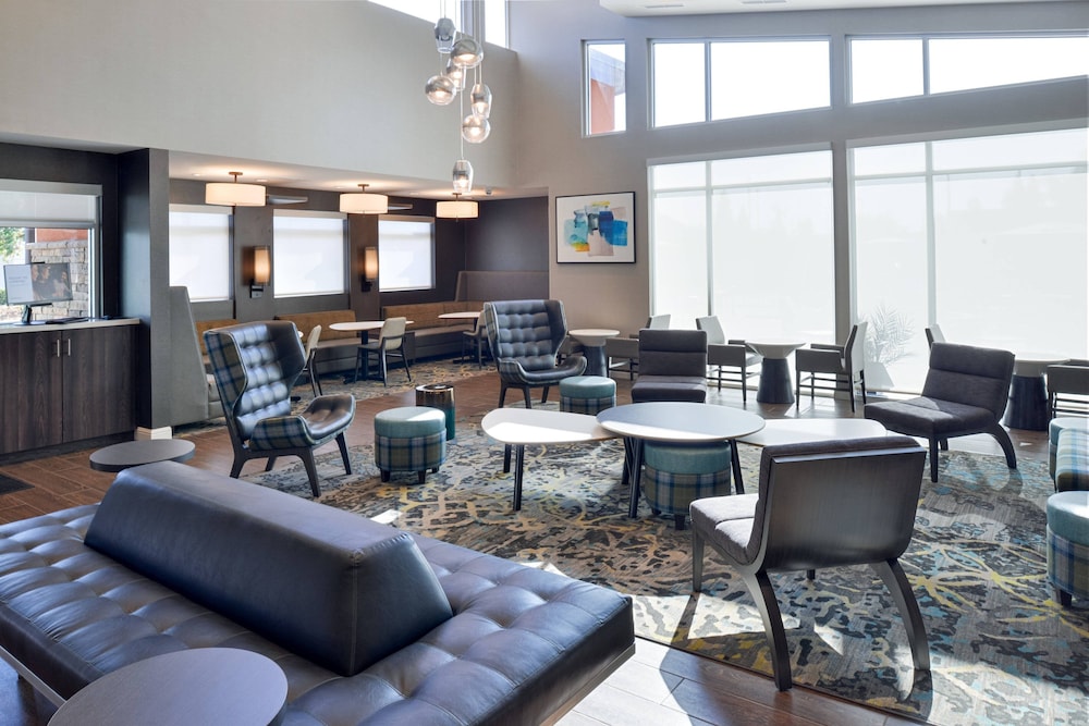 Residence Inn by Marriott Bakersfield West 26/42