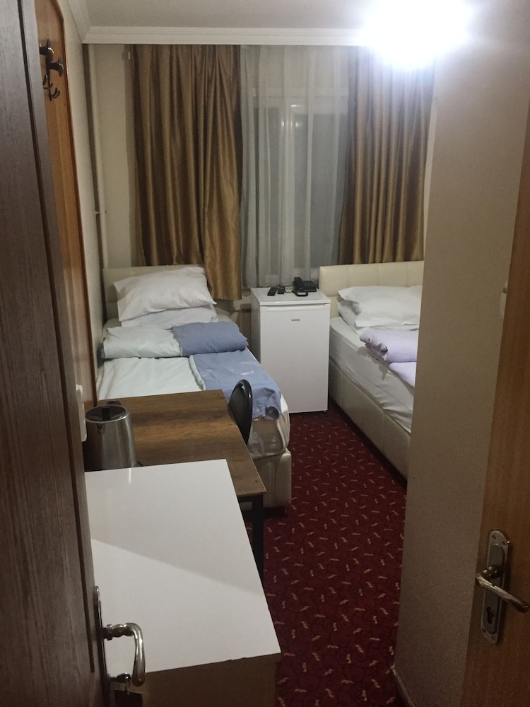 Istanbul Paris Hotel And Hostel 25/74