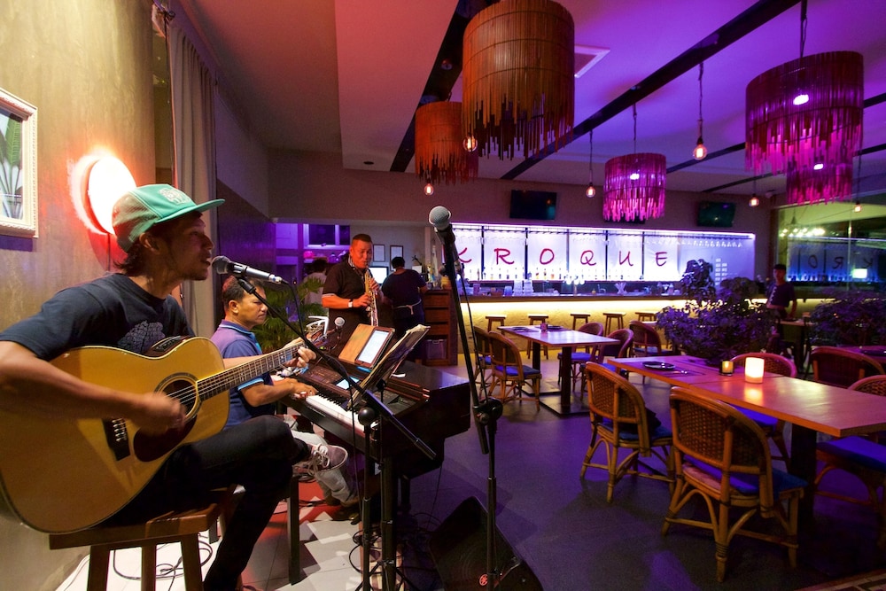 Kroque Boutique Bistro 55/71