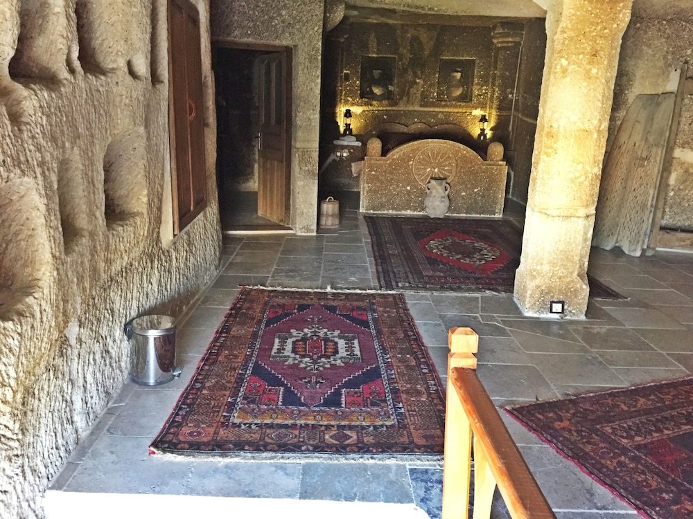 Antique Terrace Suites 10/50