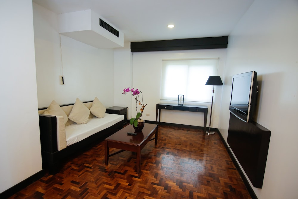 Forest Crest Nature Hotel and Resort Powered by ASTON (ex Chateau Royale Sports and Country Club) 45/77
