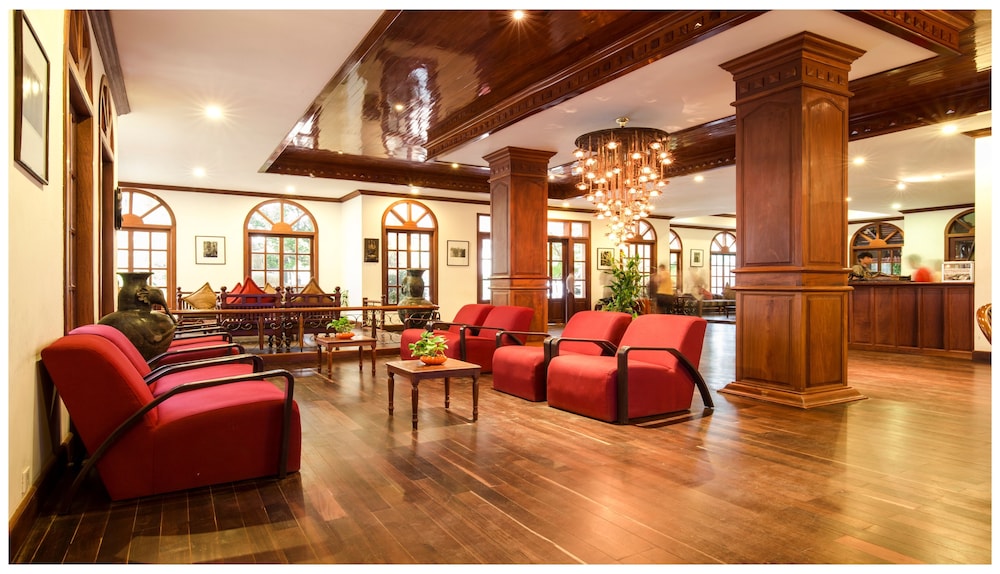 Royal Crown Hotel & Spa 52/70