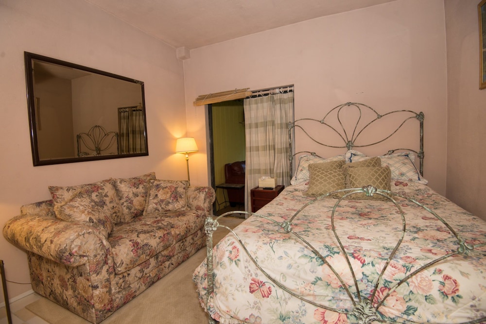 River View Garden Resort 7/68