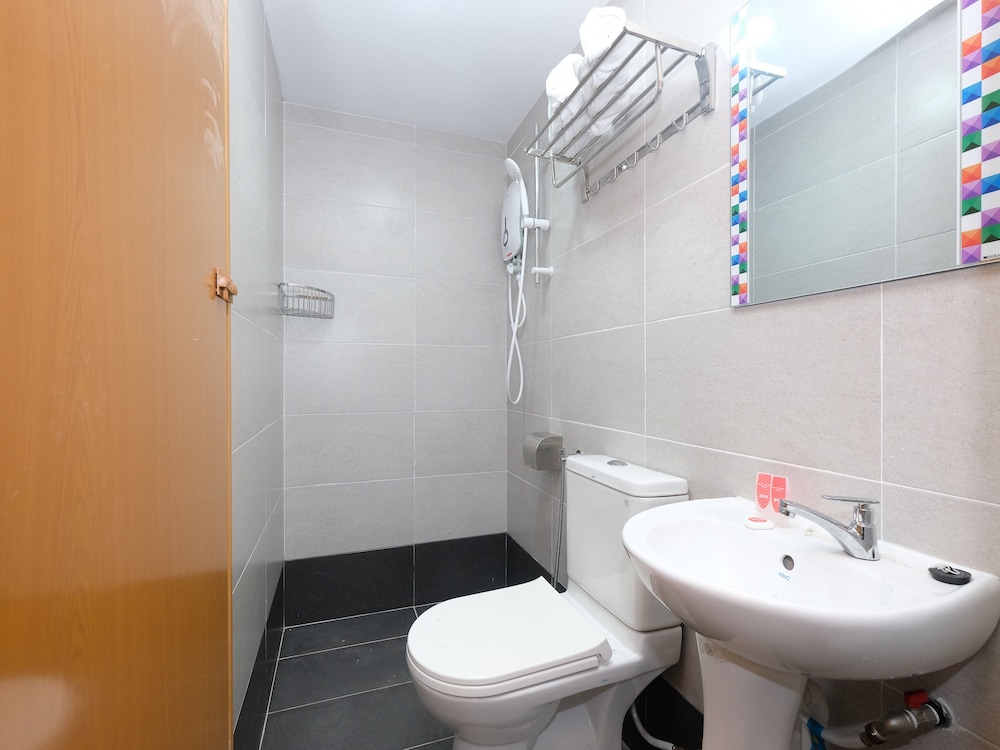 OYO 44043 First Garden Hotel 35/54