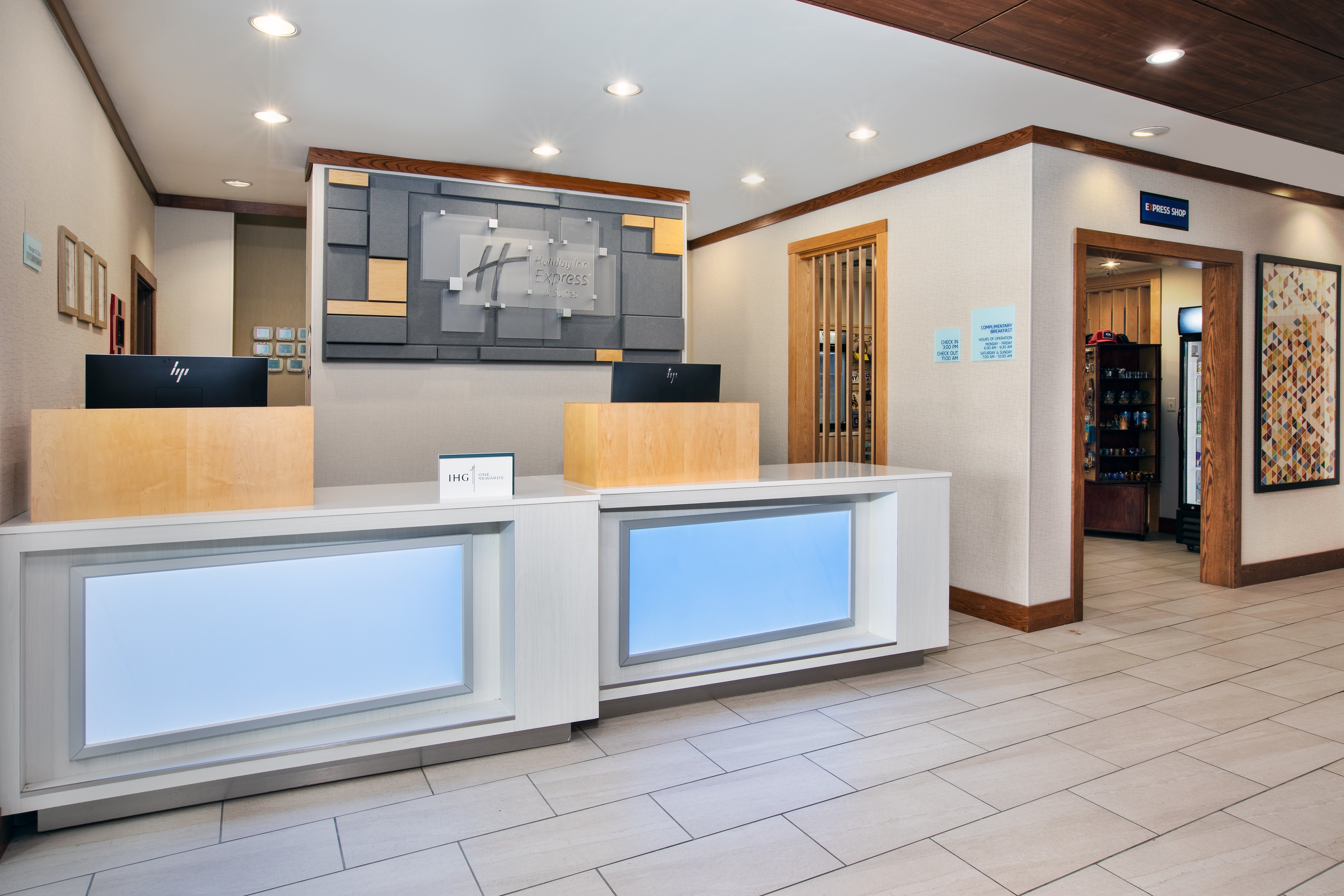 Holiday Inn Express Hotel And Suites Buffalo 10/66