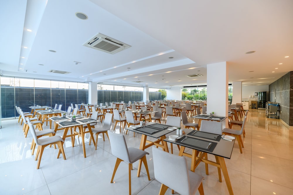 Tasia Maris Seasons Hotel (Adults only) 97/105