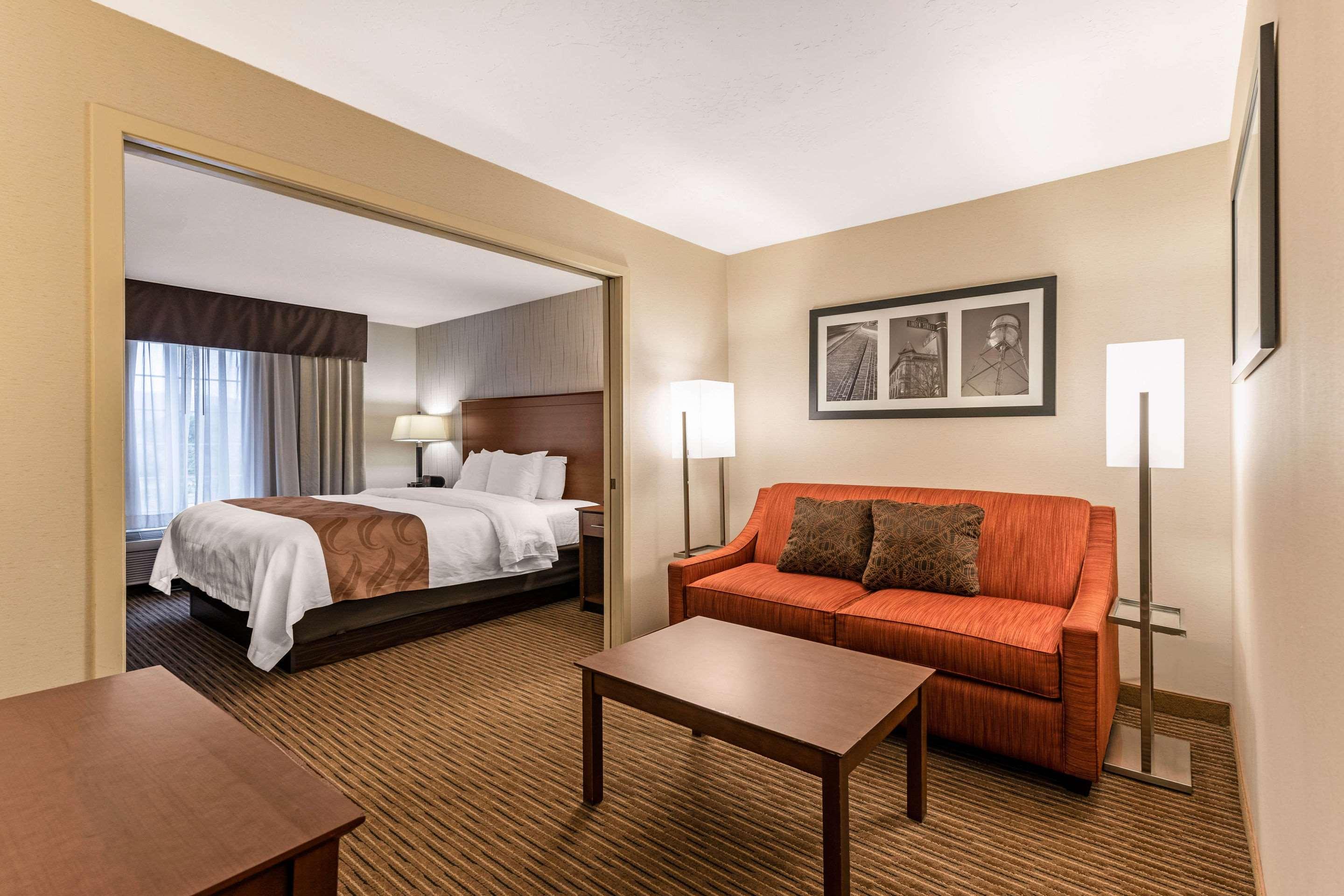 BUSINESS, SUITE, KING BED