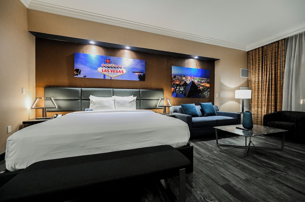 Sphere, Studio, King Bed, Strip View, Sofa