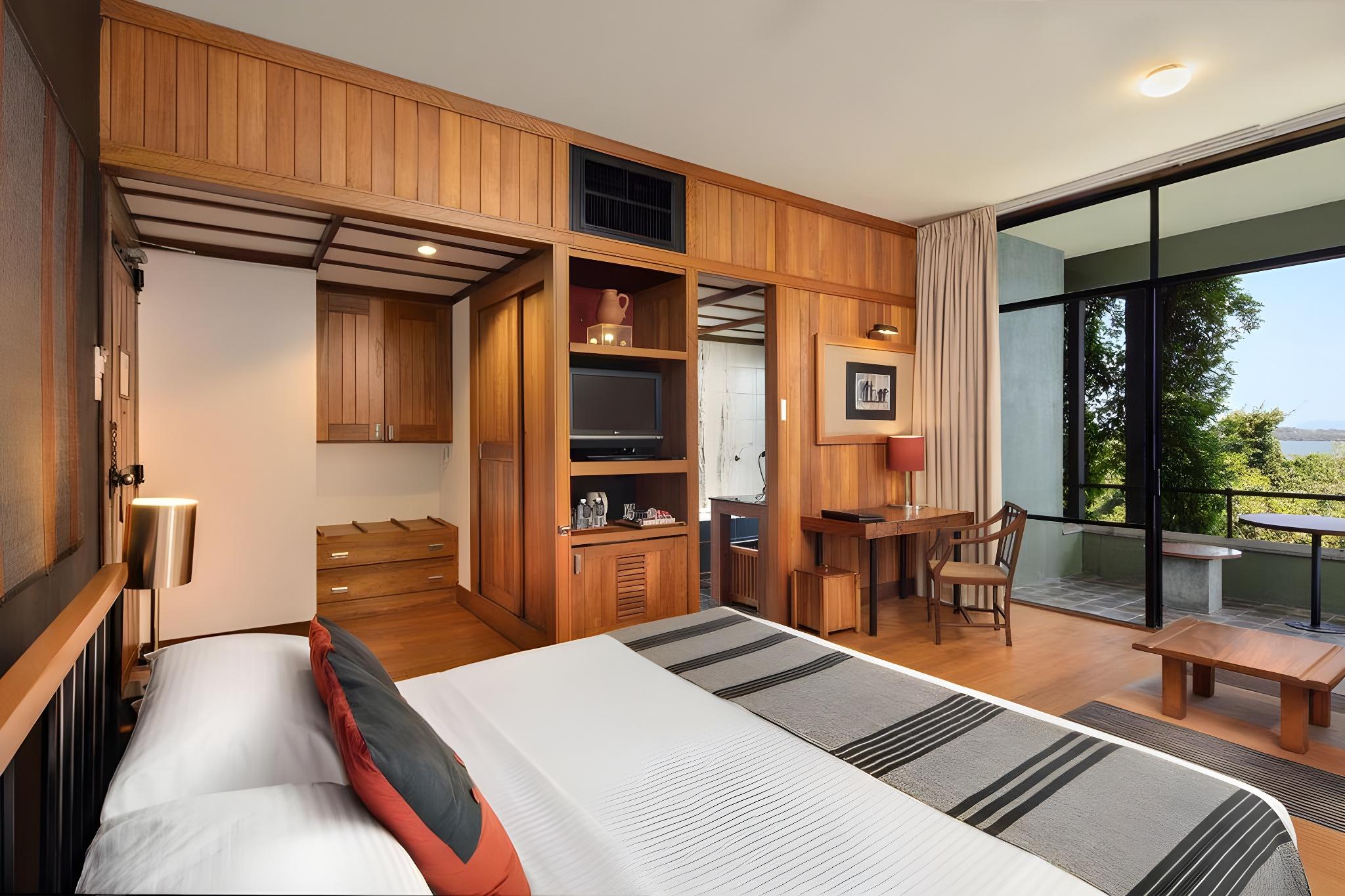 LUXURY ROOM