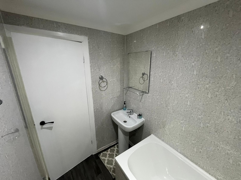 White Rose Hotel & Restaurant - Leeds 50/50