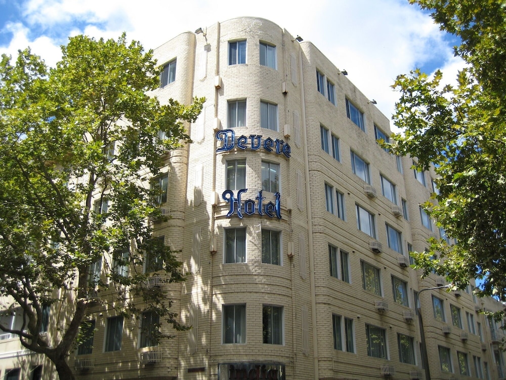 Devere Hotel 44/53