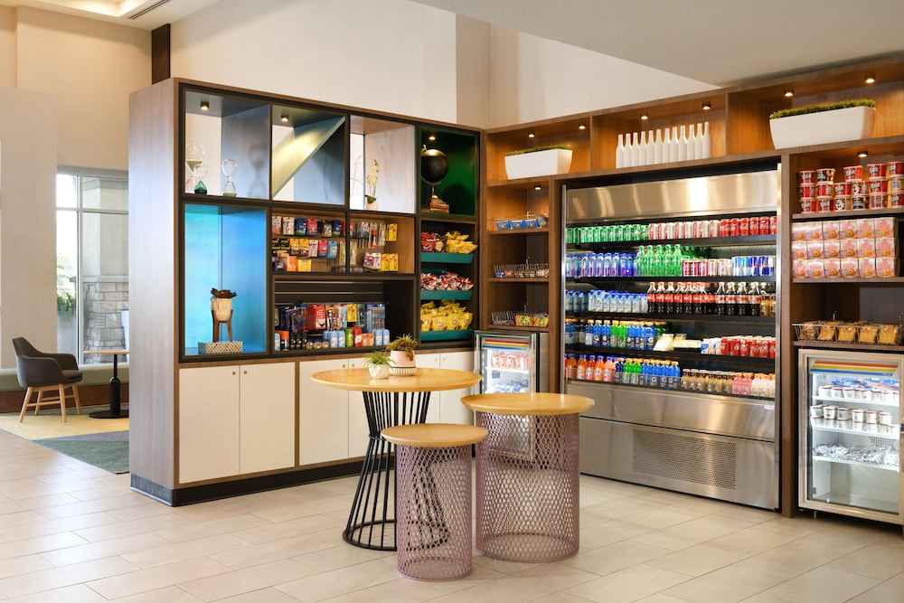 Holiday Inn Hotel Suites Oakland Airport 40/77