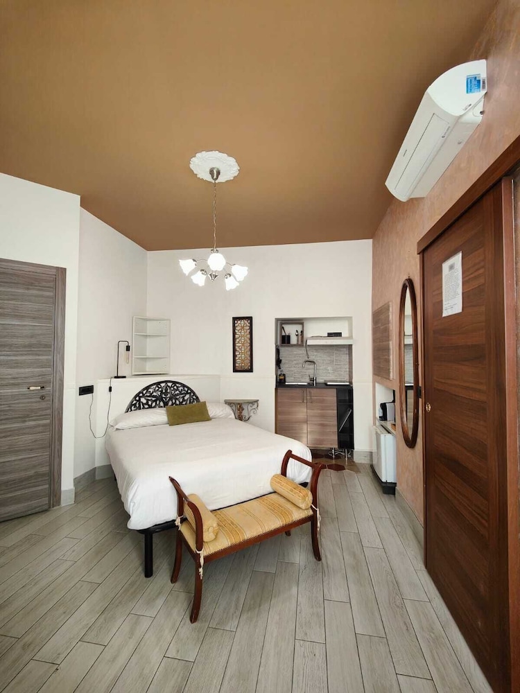 APARTHOTEL DEI MERCANTI 16/67