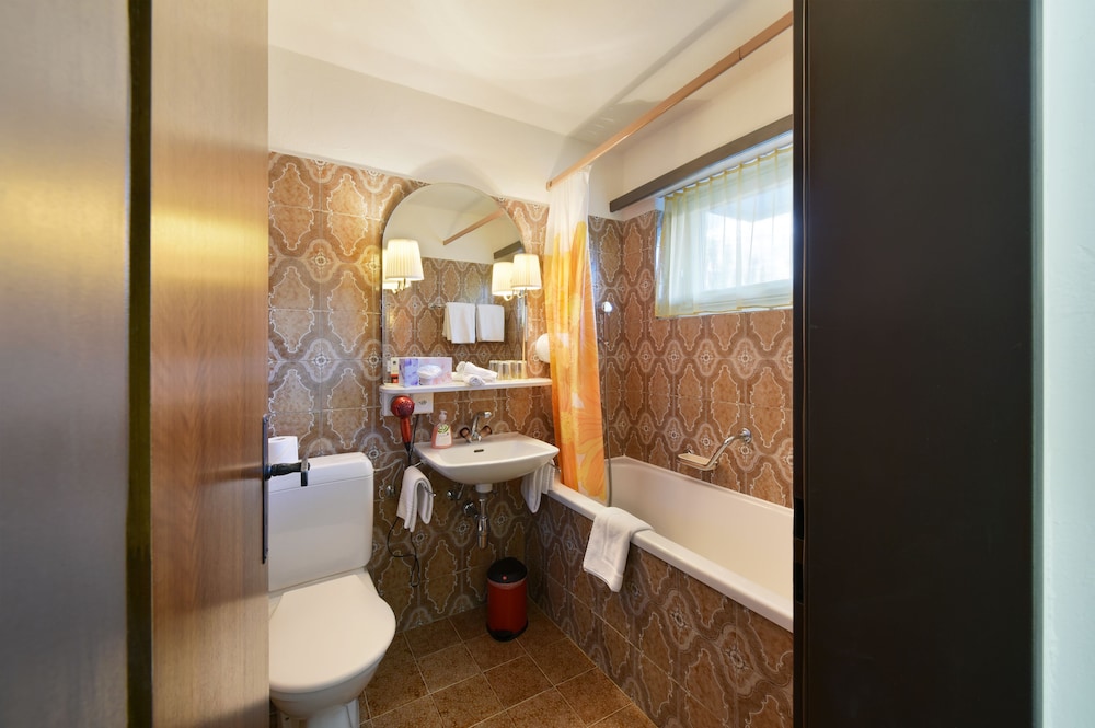 Schlosshotel - Self Check-In Hotel am Schlosspark 43/47