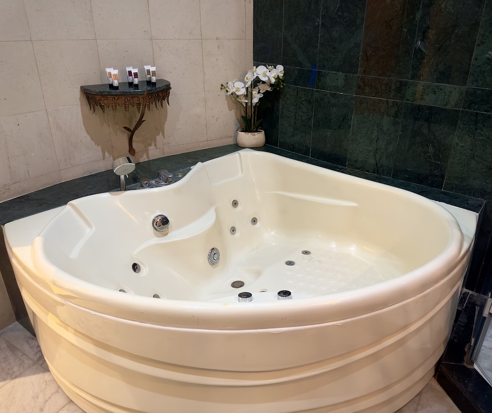 Le Sillage Palace sky & Spa 85/87