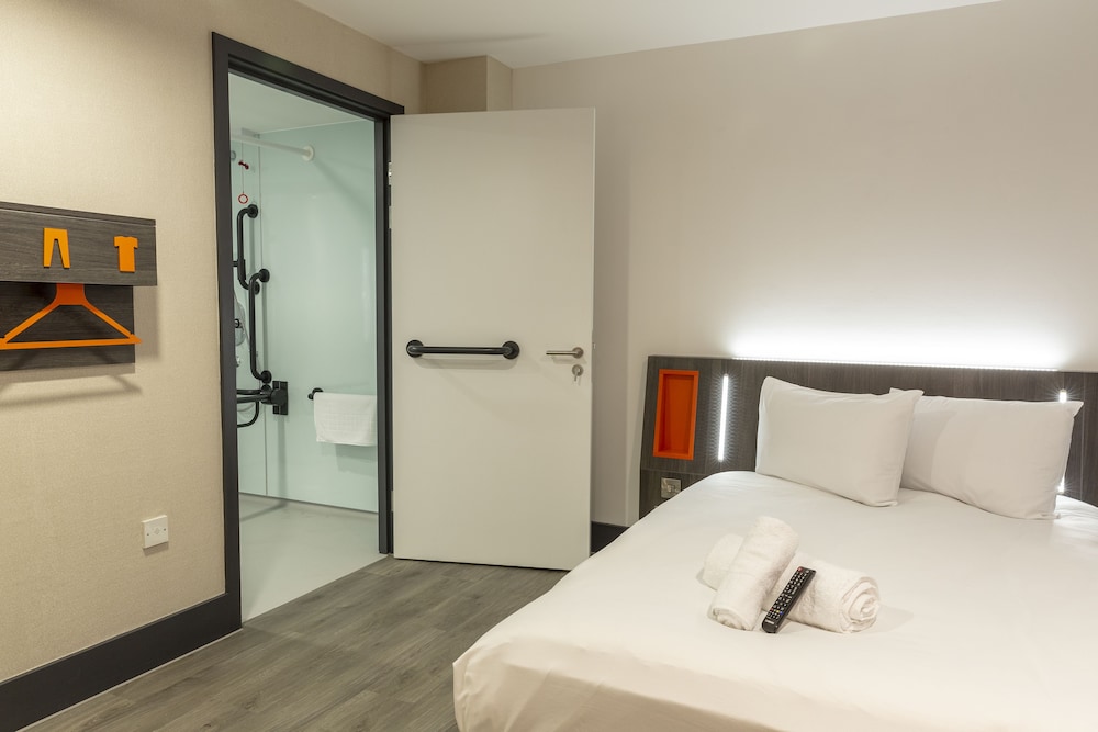 Easyhotel Reading 9/22