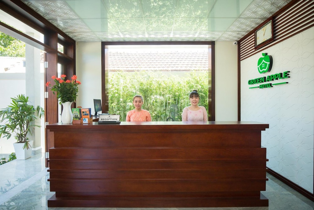 Green Apple Hotel 9/56