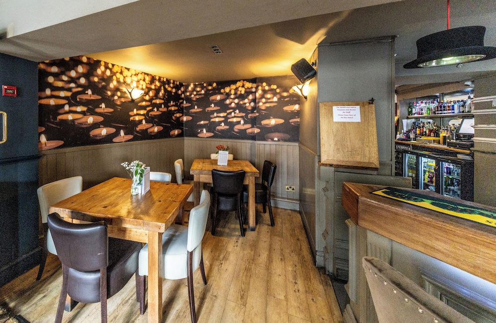 The Lion Pub With Rooms 55/63