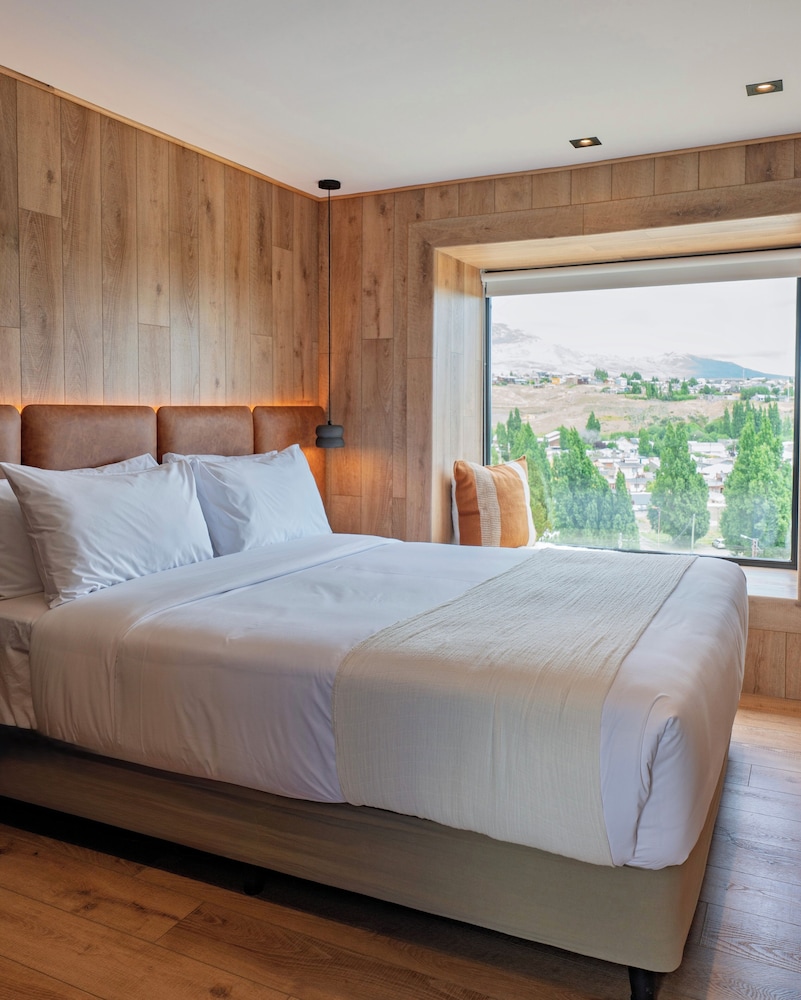 SUPERIOR, DOUBLE OR TWIN BED