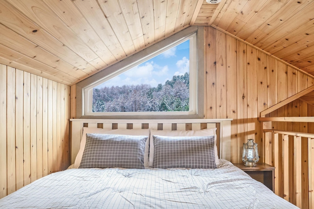 Gapyeong Alum Malu Pension 11/49