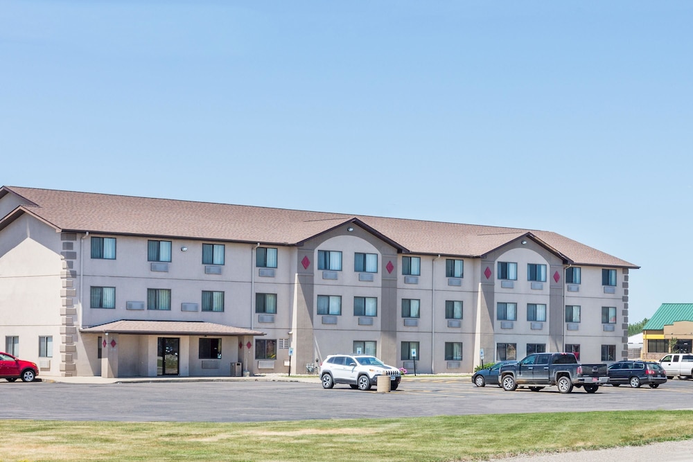 Super 8 by Wyndham Sioux City South 1/19