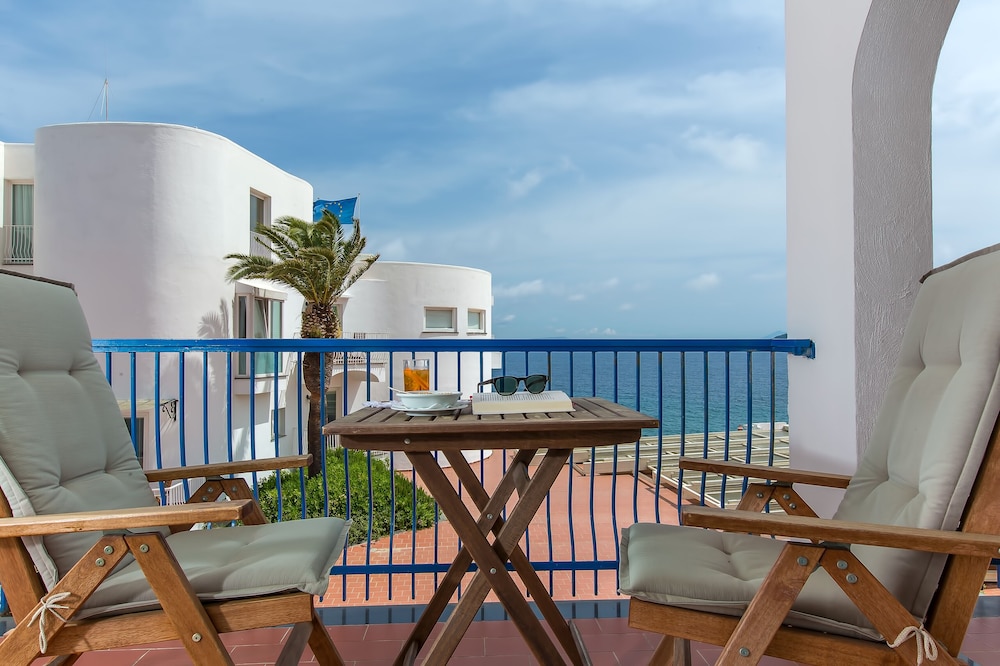 Punta Molino Beach and Resort Spa 63/82