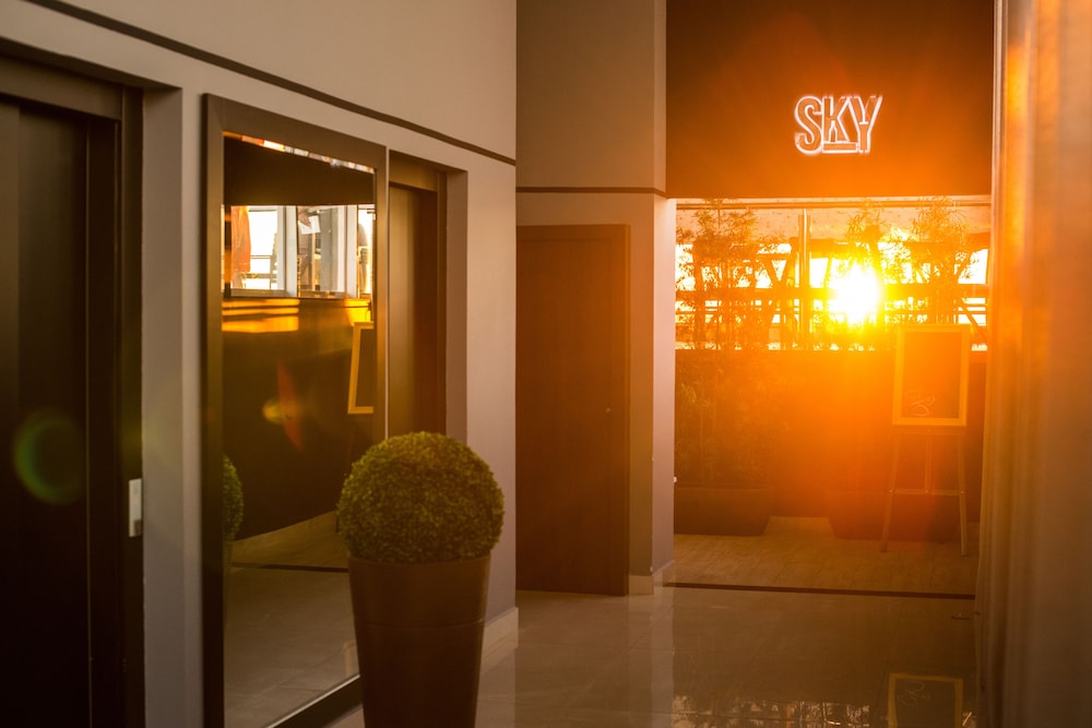 Viale Tower Hotel 14/53