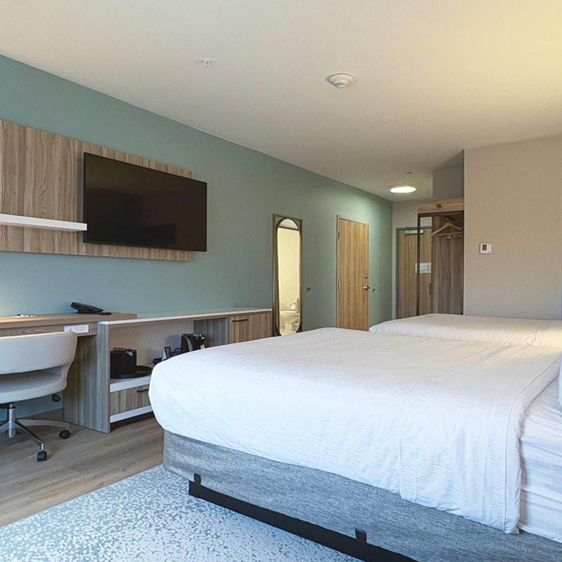 غرفة بسرير كينج وسريرين كوين، Wyndham Garden Anna 5/7