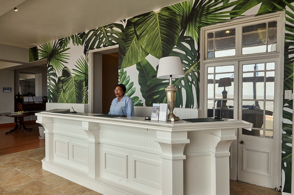 Windsor Hotel 2/44