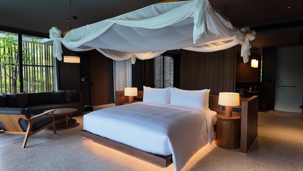 Pool, Luxury, Villa, King Bed, Mountain View