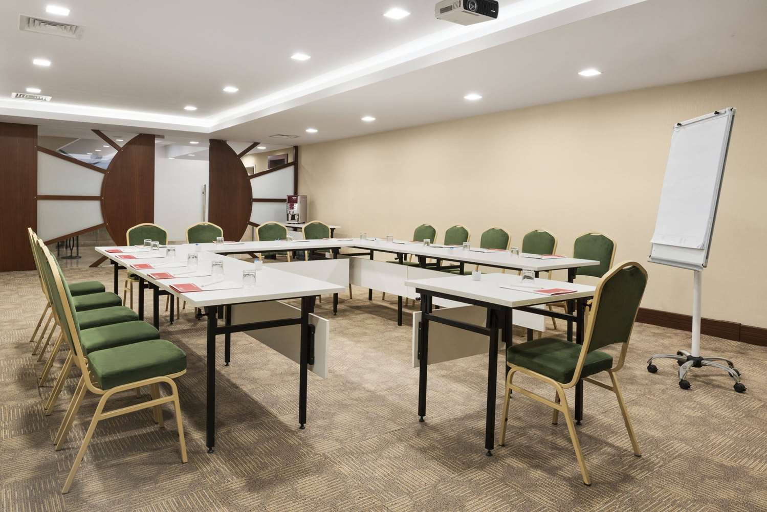 Ramada By Wyndham Istanbul Taksim 29/32