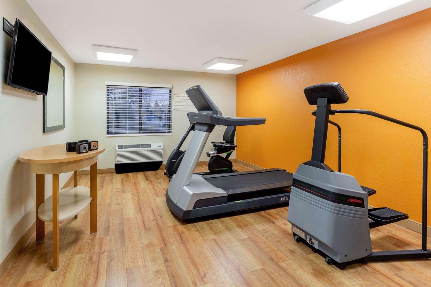 La Quinta Inn & Suites by Wyndham Chicago Tinley Park 29/47