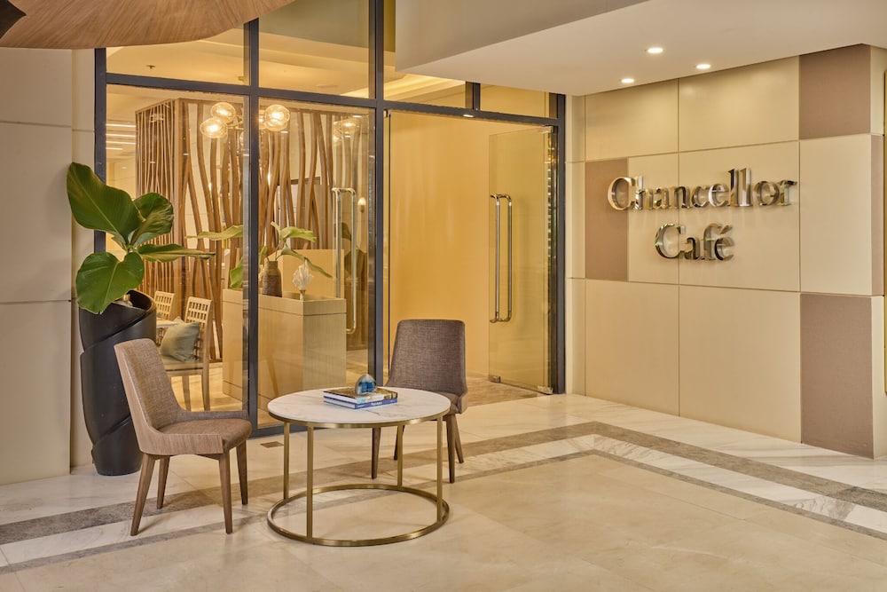 Chancellor Hotel Boracay 28/48