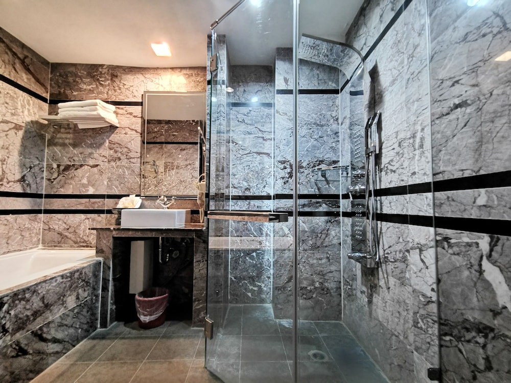 CHANTHAPANYA HOTEL 24/44