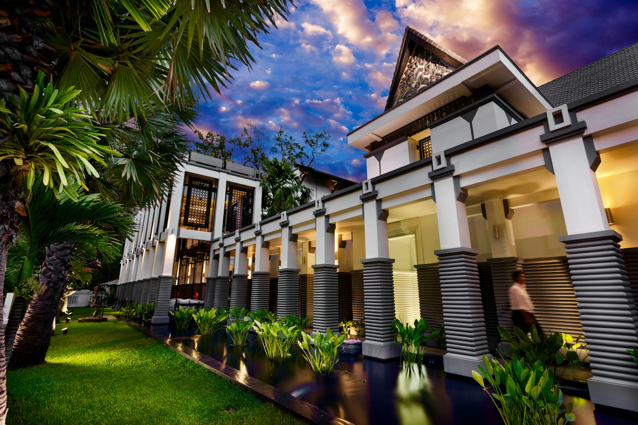 SHINTA MANI ANGKOR - BENSLEY COLLECTION 46/51