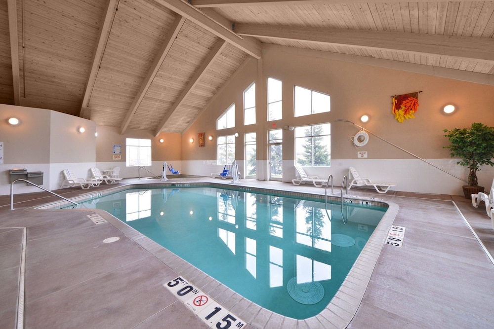 Comfort Inn Albert Lea at Trails Travel Center 3/42